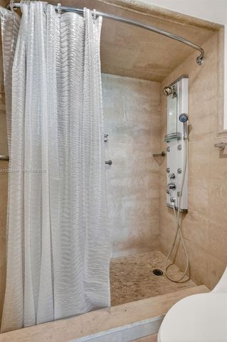 7135 Collins Avenue 1124, Miami Beach, FL 33141