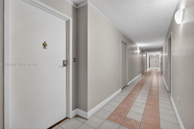 7135 Collins Avenue 1124, Miami Beach, FL 33141