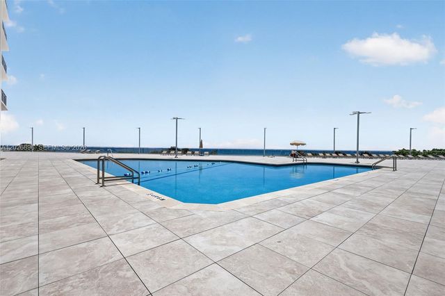 7135 Collins Avenue 1124, Miami Beach, FL 33141
