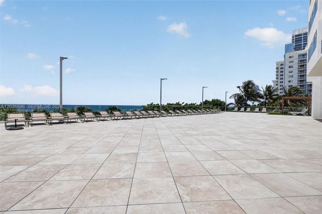 7135 Collins Avenue 1124, Miami Beach, FL 33141
