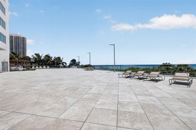 7135 Collins Avenue 1124, Miami Beach, FL 33141
