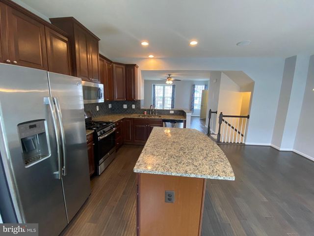 105 CHAMOMILE CT, Lake Frederick, VA 22630