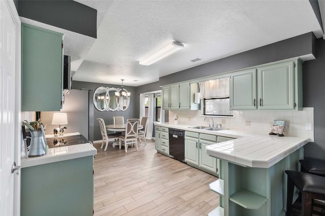7315 Joseph Lane, Baytown, TX 77523