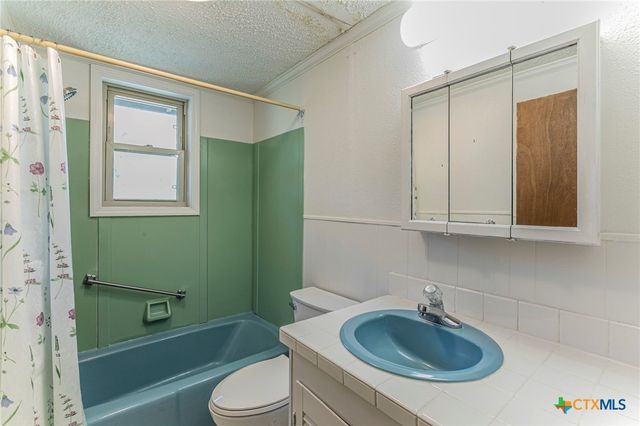 1500 County Road 405, Buckholts, TX 76518