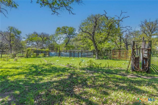 1500 County Road 405, Buckholts, TX 76518