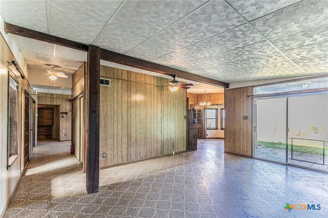 1500 County Road 405, Buckholts, TX 76518