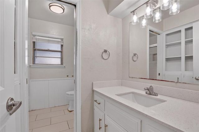1015 Crown Drive, Edmond, OK 73034