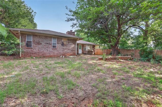 1015 Crown Drive, Edmond, OK 73034