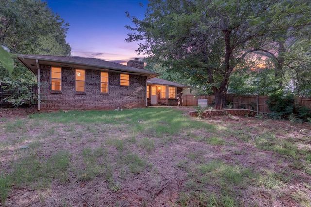 1015 Crown Drive, Edmond, OK 73034