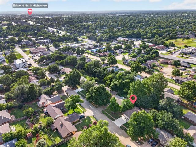 1015 Crown Drive, Edmond, OK 73034