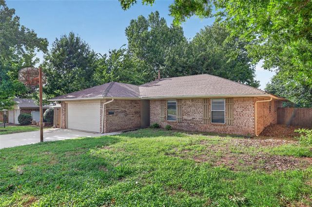 1015 Crown Drive, Edmond, OK 73034