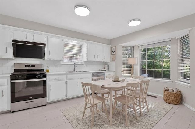 1015 Crown Drive, Edmond, OK 73034
