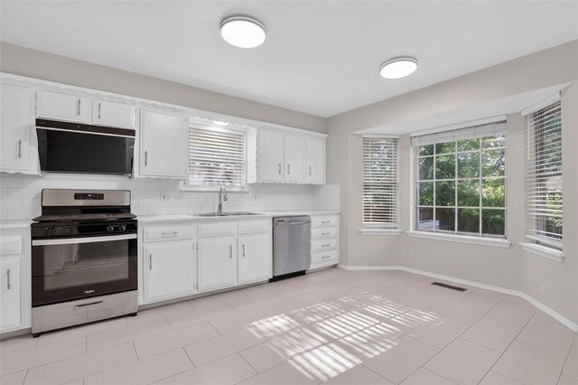 1015 Crown Drive, Edmond, OK 73034