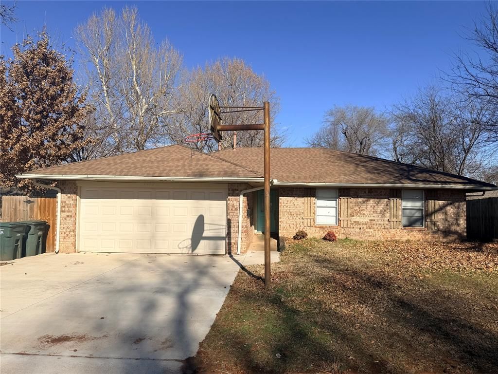 1015 Crown Drive, Edmond, OK 73034