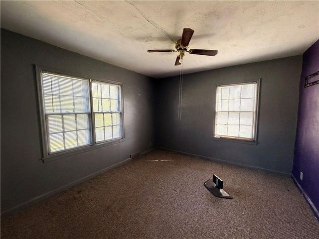 4004 Denton Road, Kansas City, MO 64133