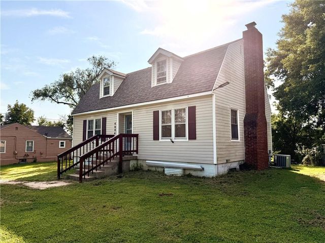 4004 Denton Road, Kansas City, MO 64133