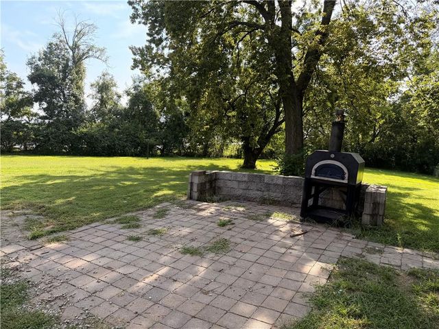 4004 Denton Road, Kansas City, MO 64133