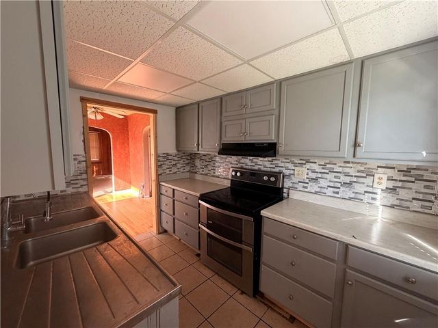 4004 Denton Road, Kansas City, MO 64133