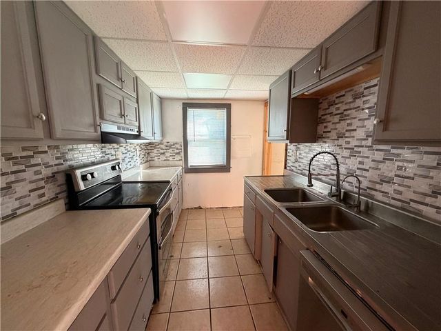4004 Denton Road, Kansas City, MO 64133