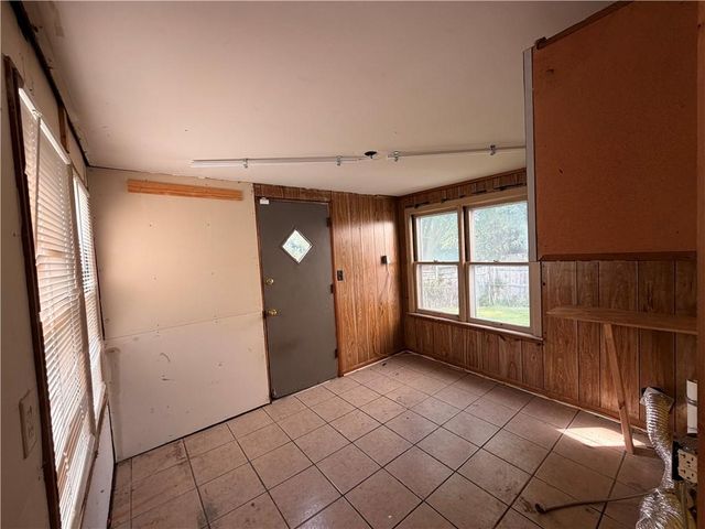 4004 Denton Road, Kansas City, MO 64133