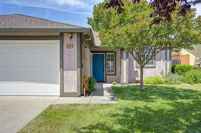 1578 E J, Oakdale, CA 95361