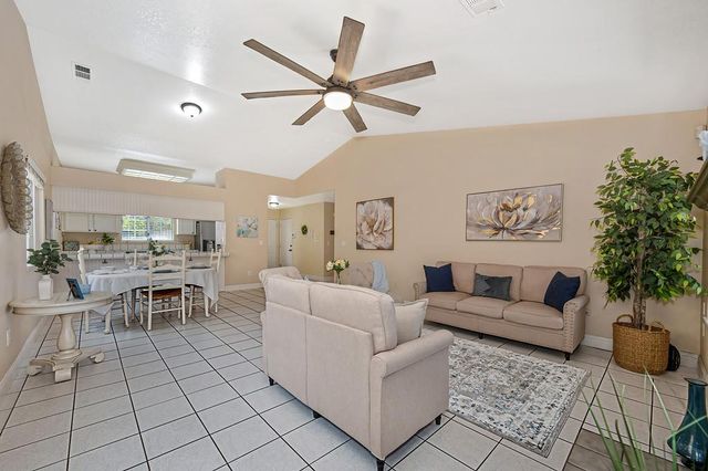 1578 E J, Oakdale, CA 95361