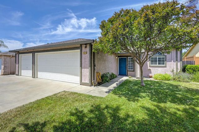 1578 E J, Oakdale, CA 95361