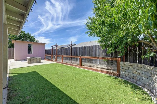 1578 E J, Oakdale, CA 95361