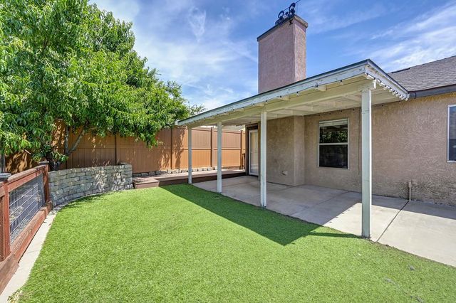 1578 E J, Oakdale, CA 95361