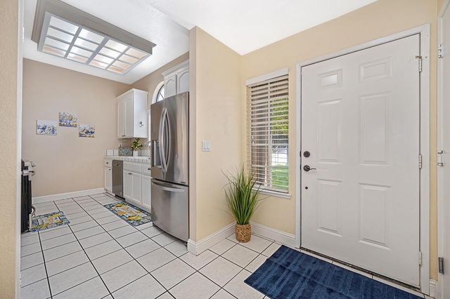 1578 E J, Oakdale, CA 95361