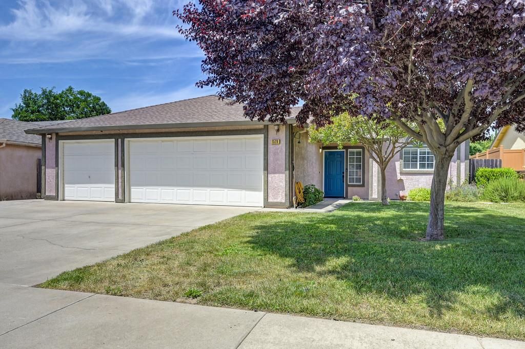 1578 E J, Oakdale, CA 95361