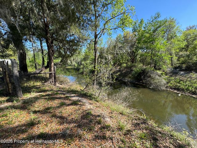 32404 Marchmont Circle, Dade City, FL 33523