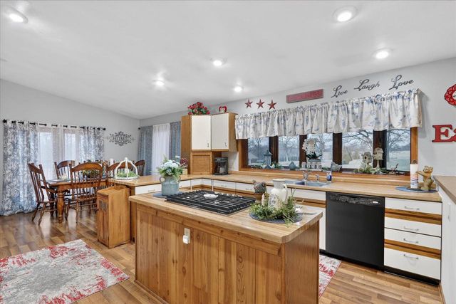 3636 W Rockport Road, Janesville, WI 53548