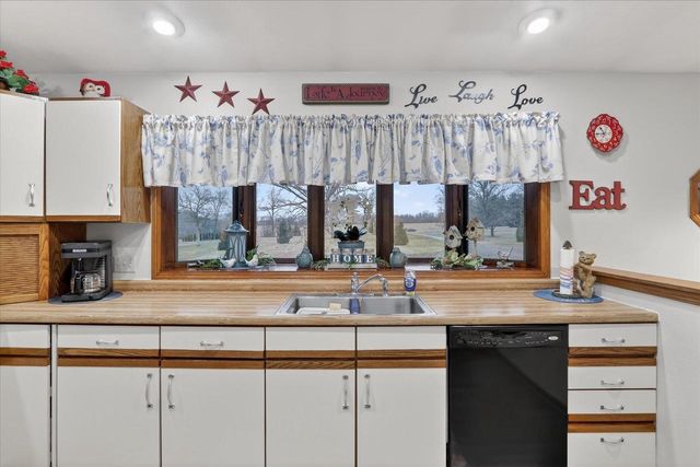 3636 W Rockport Road, Janesville, WI 53548