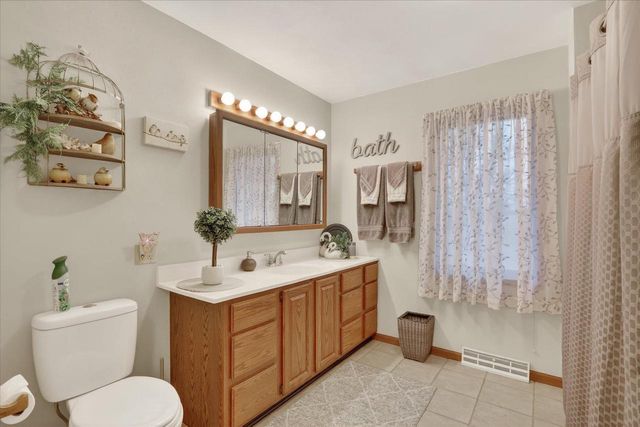 3636 W Rockport Road, Janesville, WI 53548