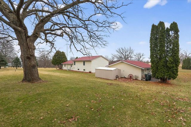 3636 W Rockport Road, Janesville, WI 53548