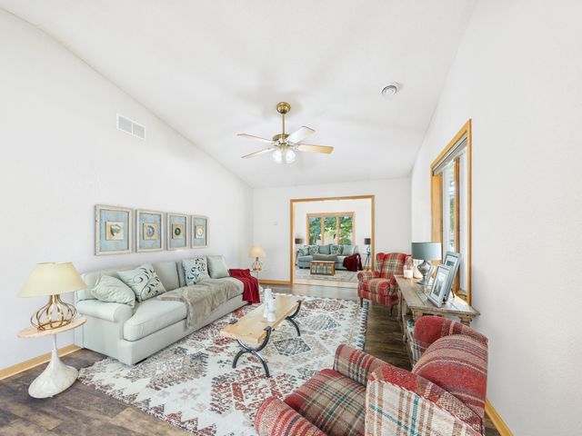 600 Boulevard Avenue NE, Montgomery, MN 56069