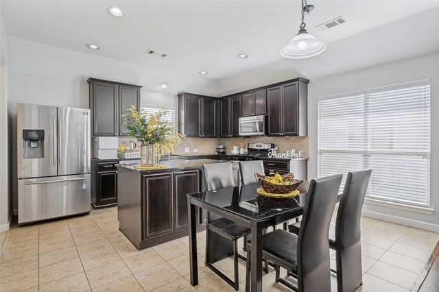 1701 Sparrow Lane, Aubrey, TX 76227