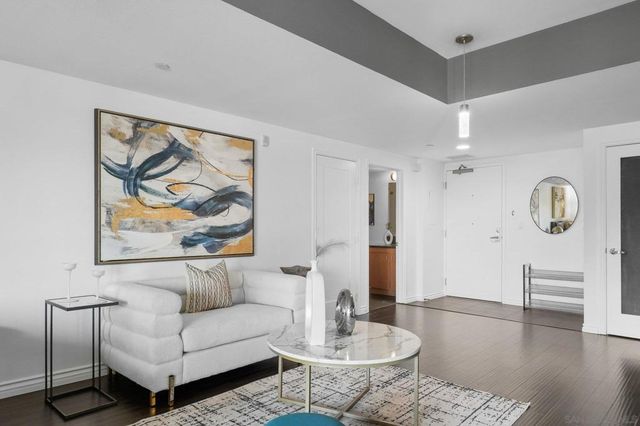 875 G St 512, San Diego, CA 92101