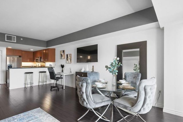 875 G St 512, San Diego, CA 92101