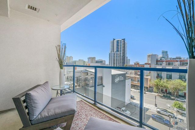 875 G St 512, San Diego, CA 92101