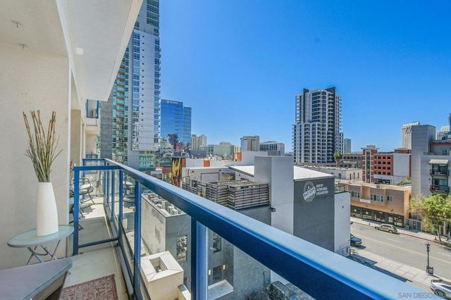 875 G St 512, San Diego, CA 92101