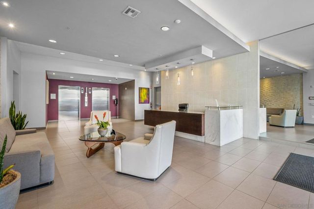 875 G St 512, San Diego, CA 92101