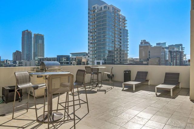 875 G St 512, San Diego, CA 92101