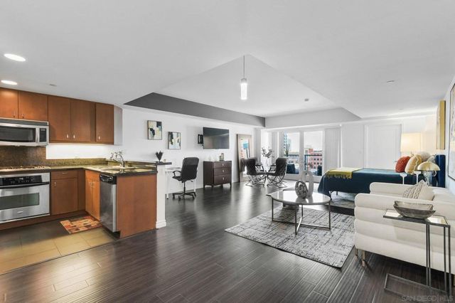 875 G St 512, San Diego, CA 92101