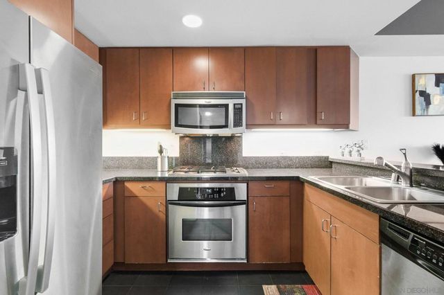 875 G St 512, San Diego, CA 92101