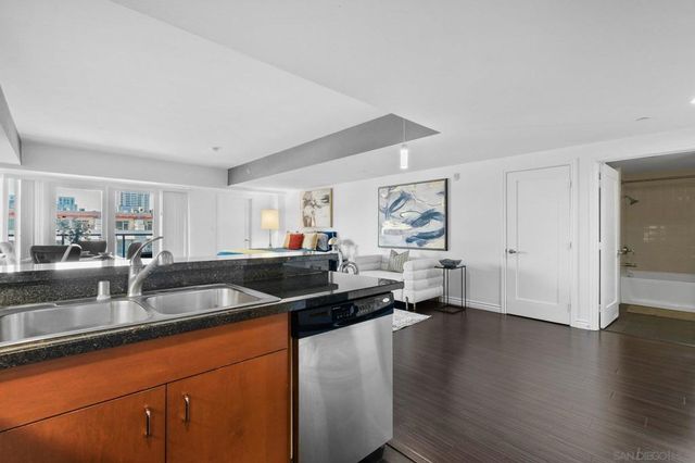 875 G St 512, San Diego, CA 92101