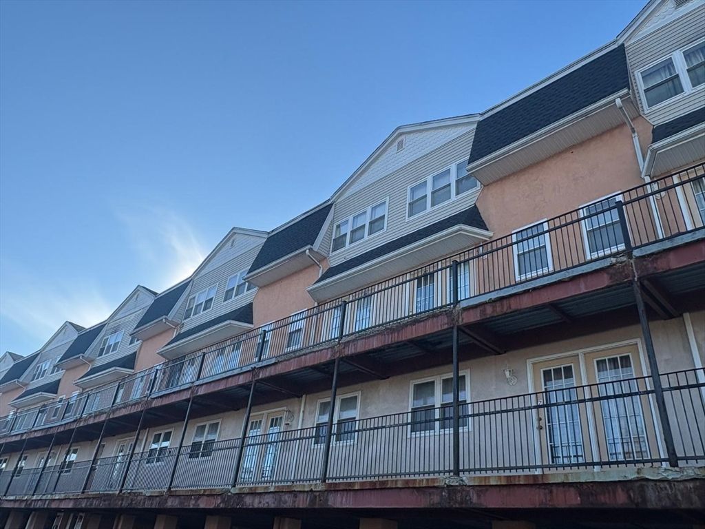 223 Clinton Street 16, Brockton, MA 02302