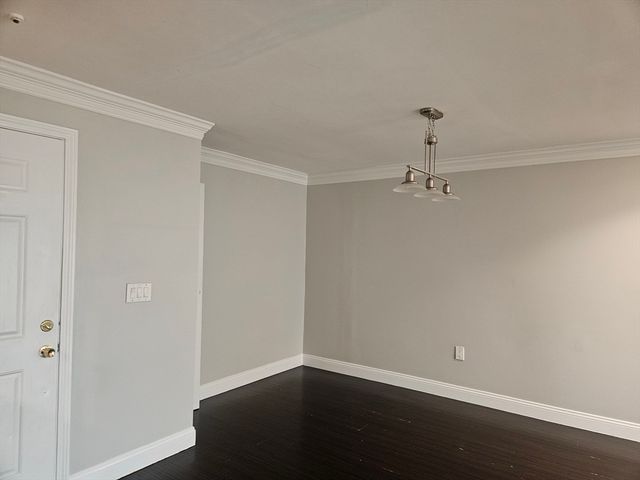 10 Shadowbrook Lane 19, Milford, MA 01757