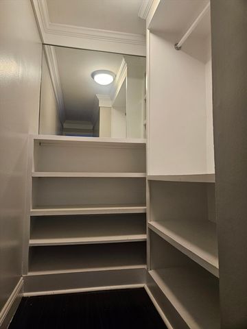 10 Shadowbrook Lane 19, Milford, MA 01757